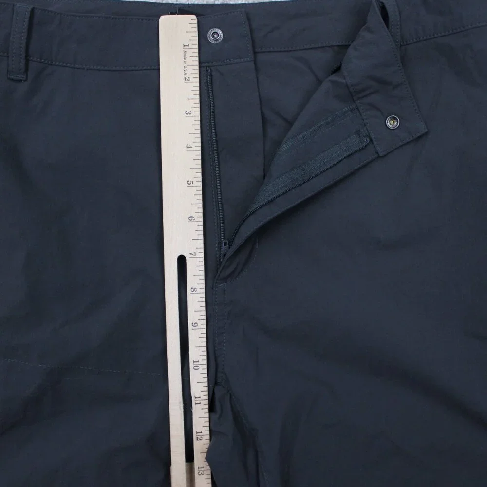 The North Face Flat Front 2 Shorts Men 36 Black Cargo Nylon Stretch w/ 9